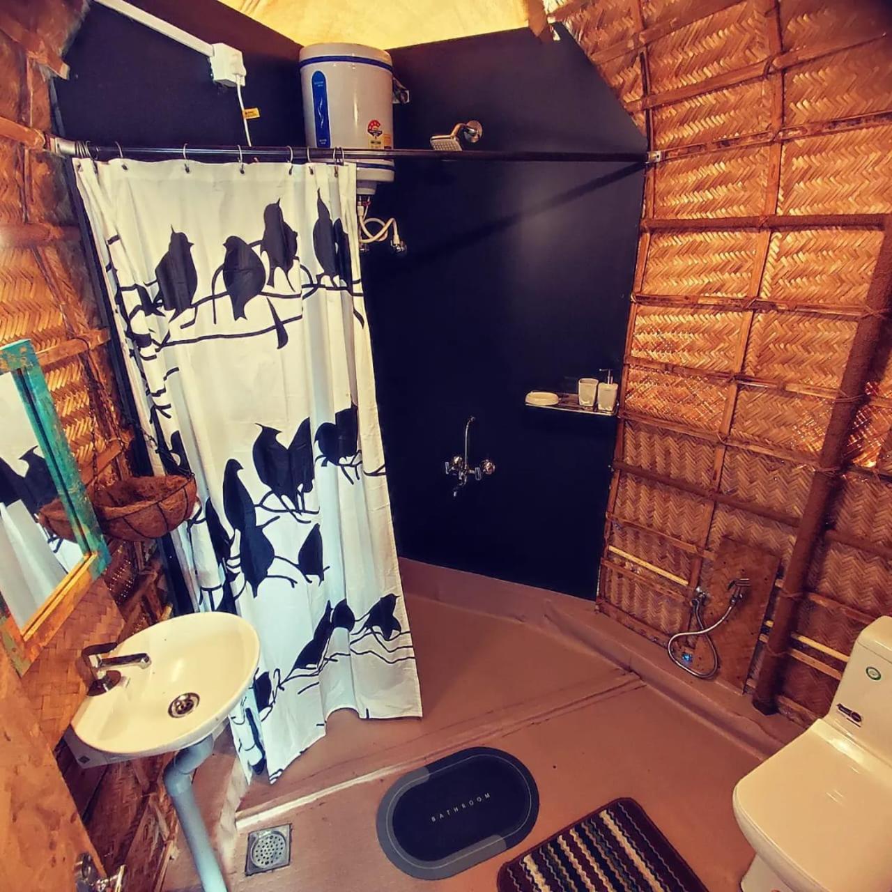 테카디 Noah'S Nest Tree House 아파트 외부 사진